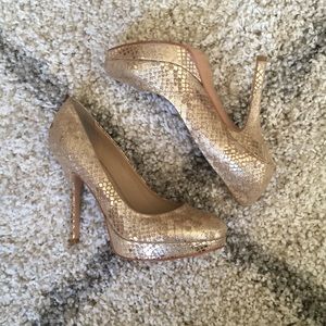 Joan and David heel